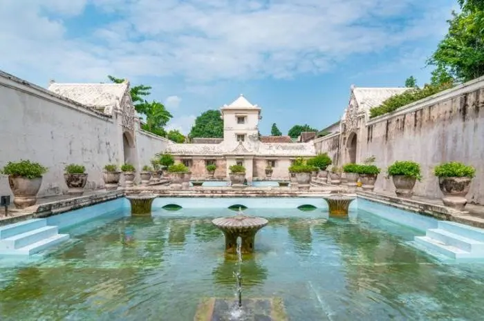 Taman Sari, A Water Park Full of History in Jogja