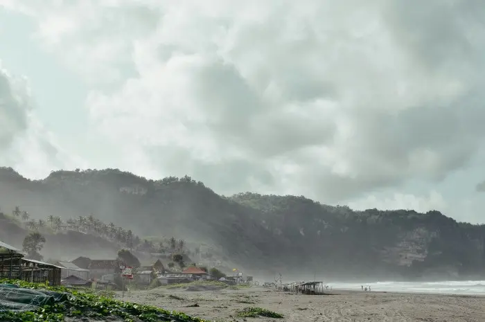 Pantai Indah di Yogyakarta yang Menyajikan Keindahan Alam dan Aktivitas Seru